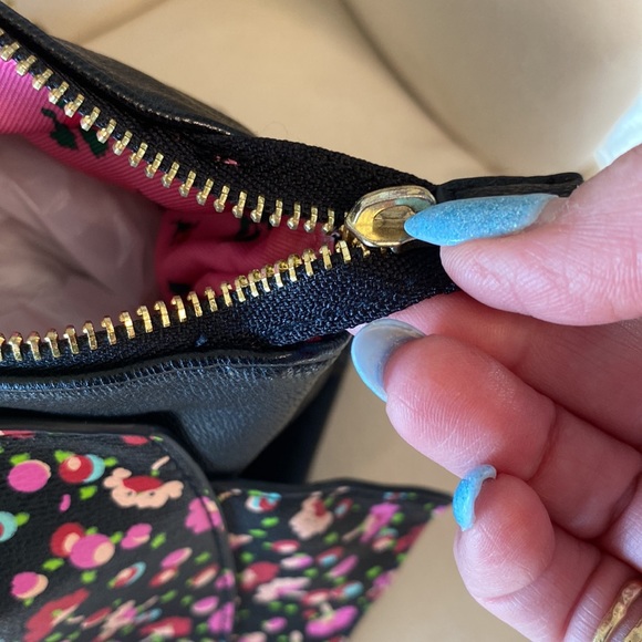 🌹Betsy Johnson pink floral bow shoulder / hand bag vintage black oversized - Picture 11 of 16